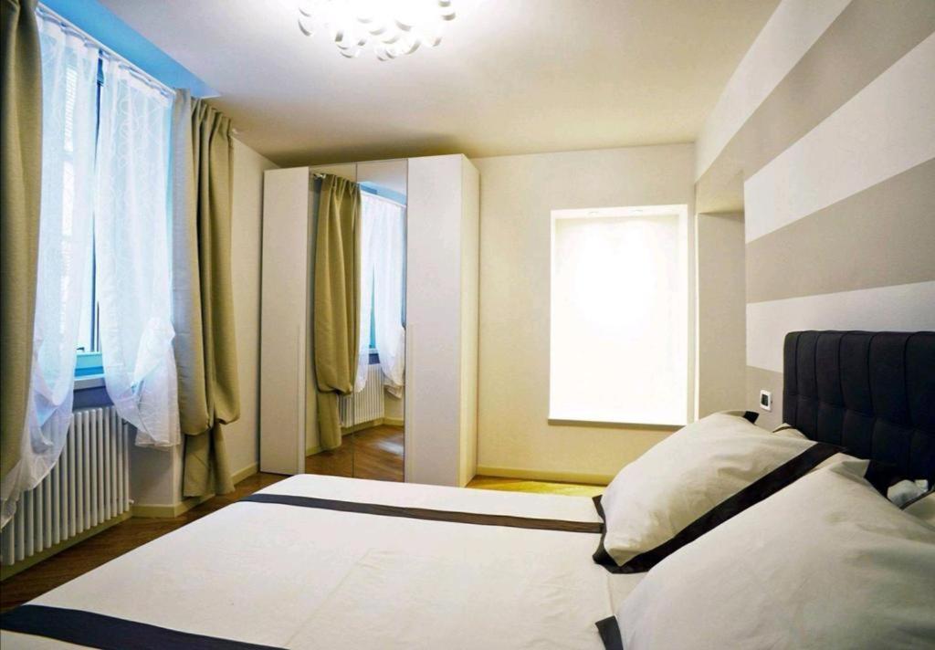 Ventuno - Modern Apartment - Country & Lake Lovere Bagian luar foto